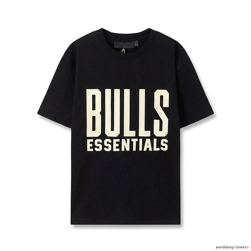 ESSENTIALS Bulls-style black T-shirt