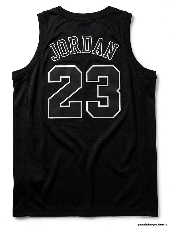 The No. 23 black vest of the Michael Jordan.